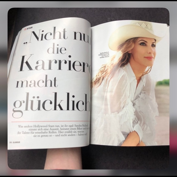 German 🇩🇪 Glamour Magazine 2007 Sandra Bullock - Picture 2 of 3